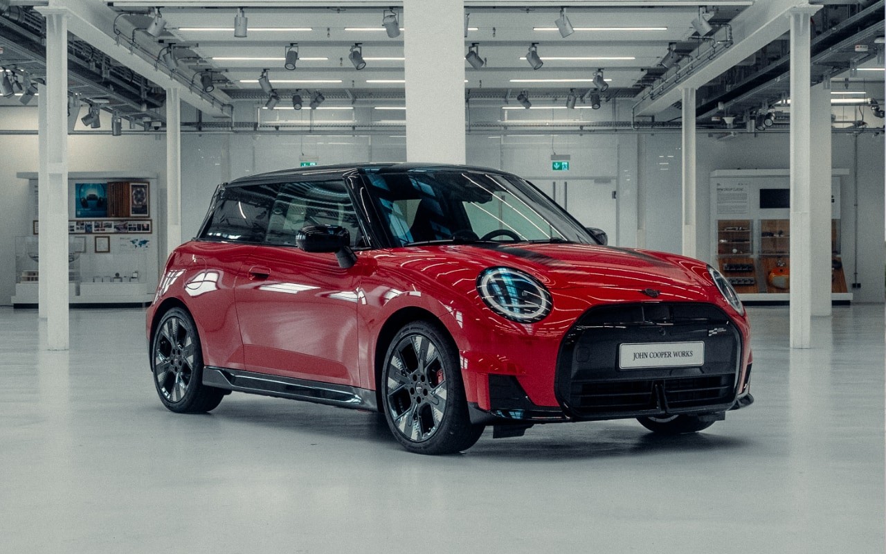 „MINI Cooper SE Paul Smith edition“ Pasiūlymo kaina 44 520 Eur arba 451,71 Eur/mėn.
